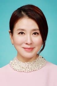 Lee Il-hwa dans le rôle de Mom