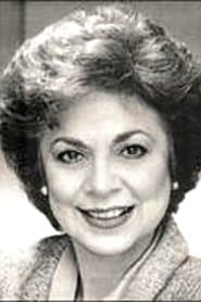 Janet Sarno dans le rôle de Mrs. Pearlman
