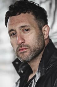 Antony Costa dans le rôle de Self