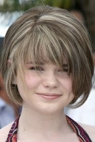 Lauren McKinney في دور Macy