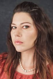 Vada Callisto في دور Claire