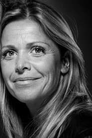 Virginie Mouchtouris في دور L'ex du capitaine