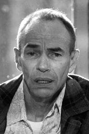 Brad Sullivan as Morris 'Mo' Wanchuk