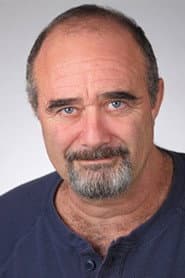Wayne Ferrara dans le rôle de Police Captain