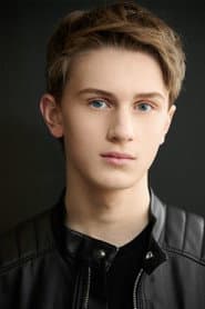 Carter Evancic في دور Cody