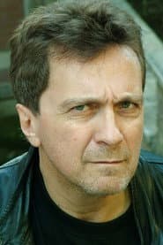 Antonio Covatta في دور L.J.