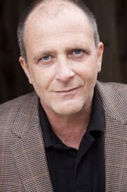 James Nardini dans le rôle de Punk with Gun