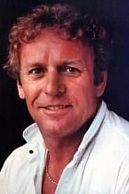 Glenn R. Wilder dans le rôle de Lt. Dan