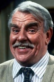 Windsor Davies في دور Sgt. Keene