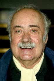 Victor Spinetti dans le rôle de The Prefect