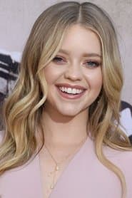 Jade Pettyjohn في دور Julie Gilbert