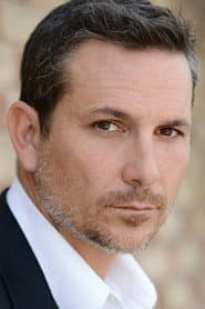 Christian Leffler as Noah