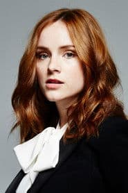 Sophie Rundle dans le rôle de Eva Smith