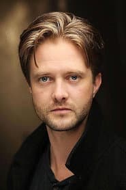 Jack Cameron dans le rôle de Luke