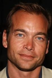 Jonathan Breck dans le rôle de The Creeper