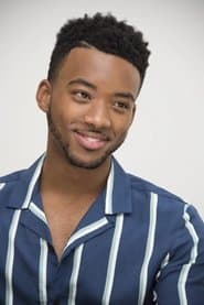 Algee Smith dans le rôle de Marcus Simms