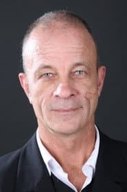 Thomas Anzenhofer dans le rôle de Tobias 'Dobbs' Steiger
