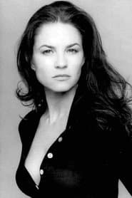 Elizabeth Barondes dans le rôle de Snobby Woman