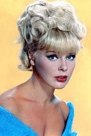 Elke Sommer dans le rôle de Christa Sonntag