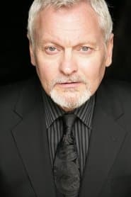 John Judd dans le rôle de Bartender
