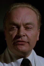 Mike Morris dans le rôle de Dr. Hilton (uncredited)