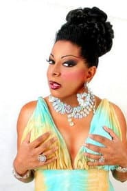 Silvetty Montilla في دور Dona Vera