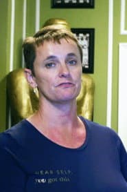 Janet Krawczyk dans le rôle de Paranormal Investigator