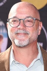 K.C. Martel dans le rôle de Greg