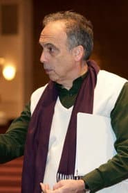 Carl Wager في دور Pastor Dave