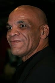 Paul Barber dans le rôle de Charlie