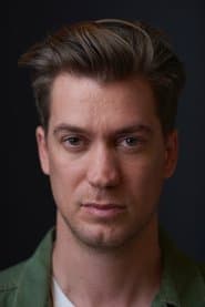 Rafael Casal dans le rôle de Miles