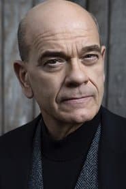 Robert Picardo dans le rôle de Meg Mucklebones