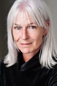 Sian Webber dans le rôle de Dr. Pazzo