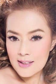 เนาวรัตน์ ยุกตะนันท์ dans le rôle de Taew