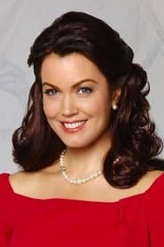 Bellamy Young dans le rôle de Martha Kent (voice)