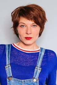 Romy Straßenburg dans le rôle de Narrator & Voice over
