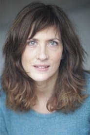 Valérie Dashwood dans le rôle de Captain Moreau