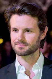 James Napier Robertson dans le rôle de Interviewer