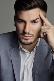 Gabriel Salerno في دور Kevin