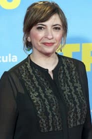 Marisol Aznar as Vecina Reme