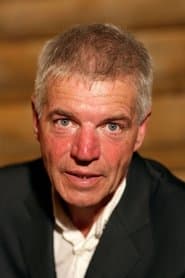 Colin Friels dans le rôle de Louis Strack Jr.