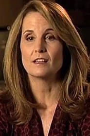 Holly Maples في دور Elkerton Police Officer