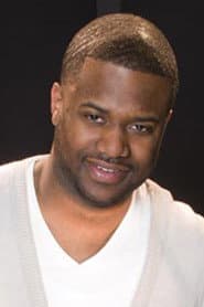 Derrick Wright في دور Drums