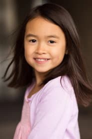 Riley Chung dans le rôle de Emma