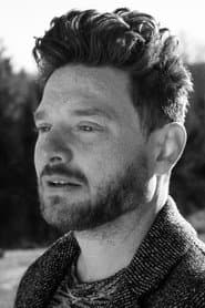 Yann Perreau dans le rôle de Self
