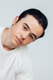 Keean Johnson dans le rôle de Chief Aviation Radioman James Murray