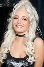 Ria Rose في دور Becky