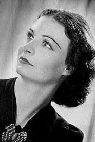 Prudence Hyman في دور The Gorgon
