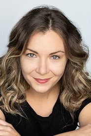 Dana Marineci dans le rôle de Adele