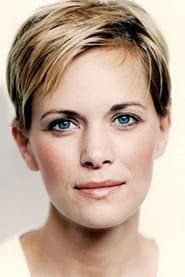 Angie Hill dans le rôle de Ellin Berlin